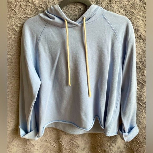 JR | Hressa Hoodie - Picture 2 of 3